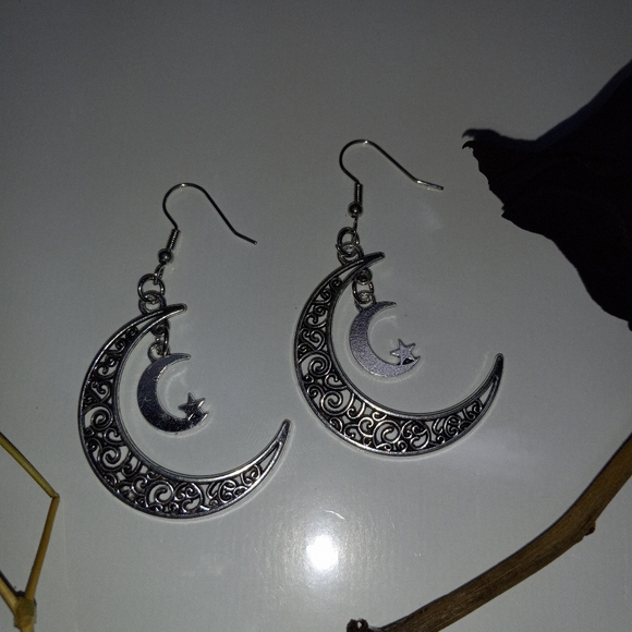 Crecent moon drop Dangle earings - Picture 9 of 12